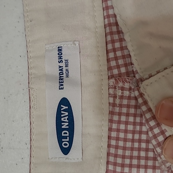 Old Navy High-Rise Everyday Short mauve/white seersucker size 10 - Picture 3 of 7